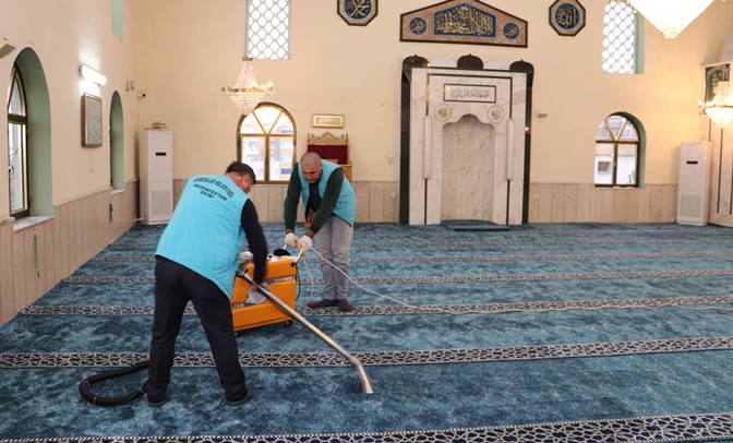 Toroslar’da ibadethaneler temizleniyor