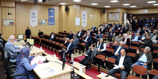 Gültak: Türk kadını, seçme-seçilme hakkında dünyaya örnek olmuştur