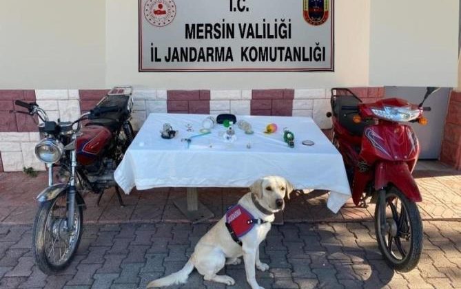 Mersin’de uyuşturucu satan şüpheli jandarma tarafından yakalandı