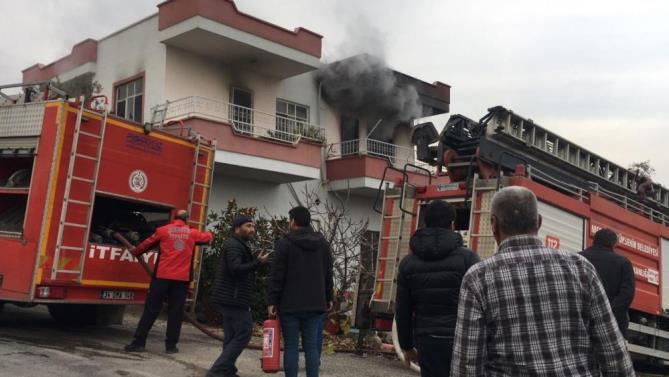 Sobadan kaynaklı yangın çıktı, 2 kadın dumandan etkilendi