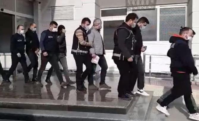 Mersin’de FETÖ operasyonu: 5 tutuklama