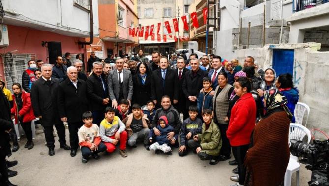 Vali Pehlivan, Romanlar için ‘Sosyal Dayanışma Merkezi’ açılacağını duyurdu