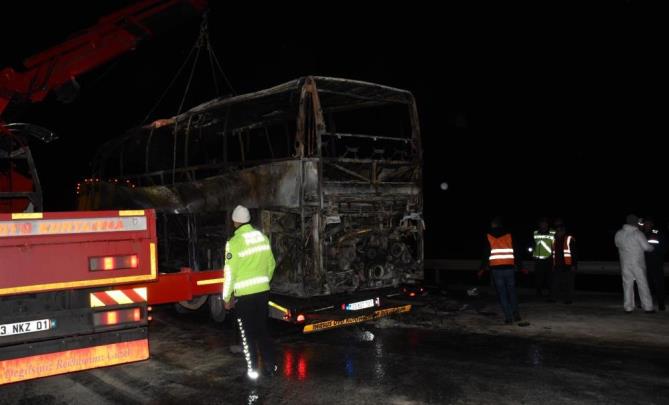 Mersin’deki otobüs kazası: 2’si şehit 3 ölü, 33 yaralı