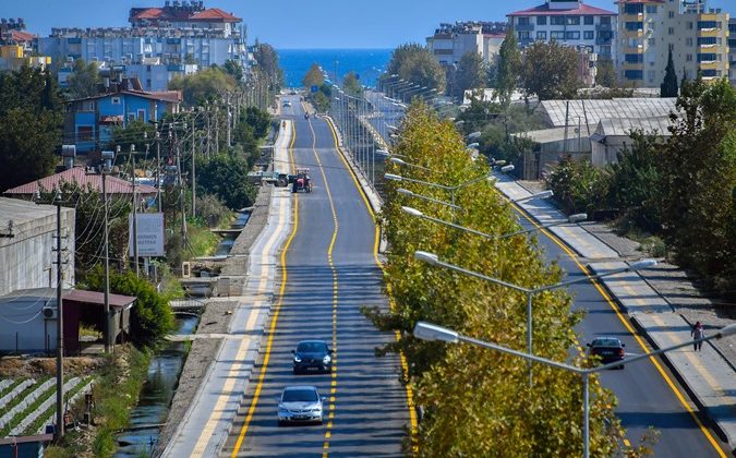 Büyükşehir Belediyesi yılda 522 bin ton sıcak asfalt döktü