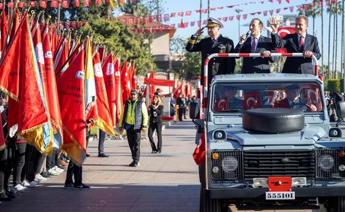 Başkan Seçer, Mersin’in Kurtuluşun 101. yılında düzenlenen törene katıldı