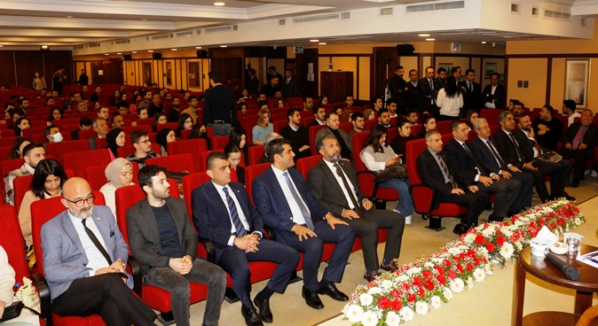 Mersin Barosu, avukatlık mesleğinin sorunları panelde masaya yatırıldı