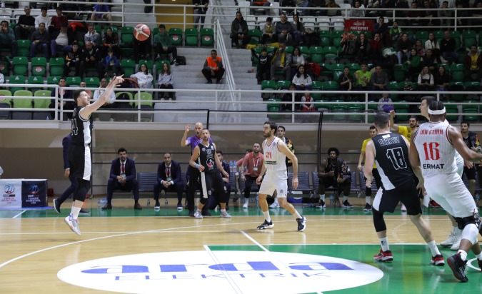 MSK Basketbol Takımı, Bornova Belediyesi Karşıyaka’yı 72-82 skorla yendi