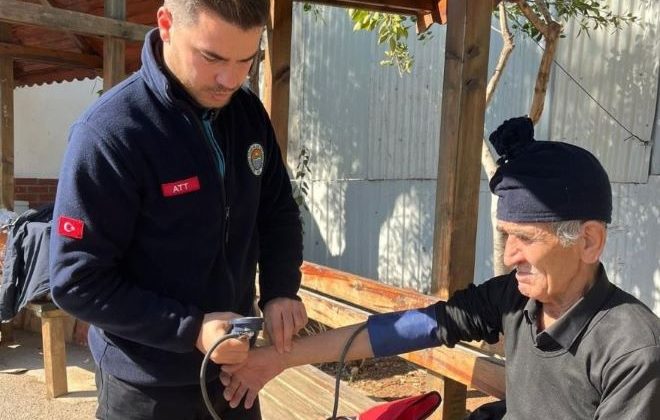 Toroslar Belediyesinden depremzedelere sağlık hizmeti