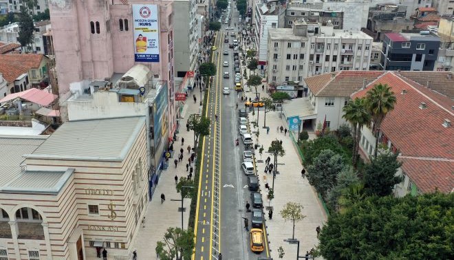 Yenilenen İstiklal Caddesi esnaf ve vatandaştan tam not aldı
