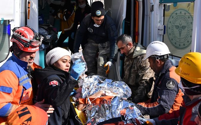 Mersin İtfaiyesi 200. Saatte Emine Akgül’ü kurtardı