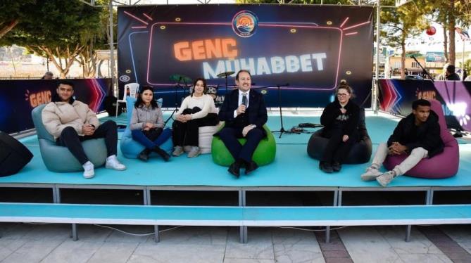 Vali Pehlivan: Tüm birimlerimizle gençlerimizin hizmetindeyiz