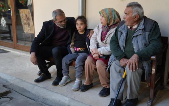 Tarsus Belediyesi depremzedelerin yaralarını sarıyor