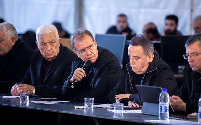 Başkan Seçer: Depremzedeler için 300 çadırlık bir çadır kent kurulumu yapılacak