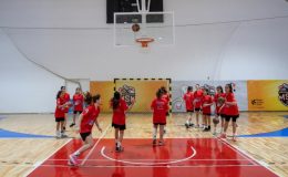 Mersin’den genç basketbolcular, gelişim kampına katıldı