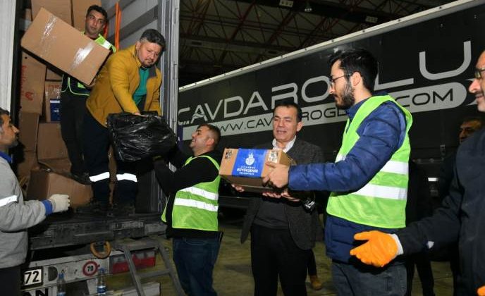 Mersin Yenişehir Belediyesi, yardım depolama merkezi kurdu