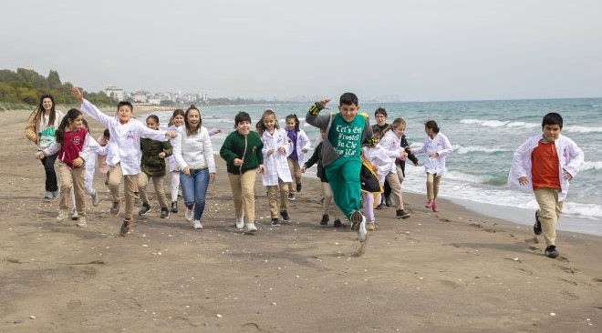 Mersin’de öğrenciler ‘Çevre, Deniz ve İklim Eğitimi’ alıyor
