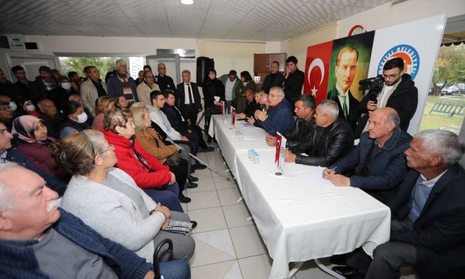 Başkan Tarhan, hasarlı binalarla ilgili bilgilendirme yaptı