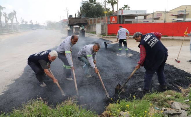 Akdeniz Belediyesi, Karaduvar Mahallesi’nin yolları ve sokaklarını yenileniyor