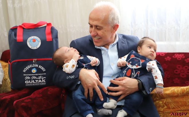 Akdeniz’de 5 bin 352 aileye ‘Hoş Geldin Bebek’ çantası ulaştı