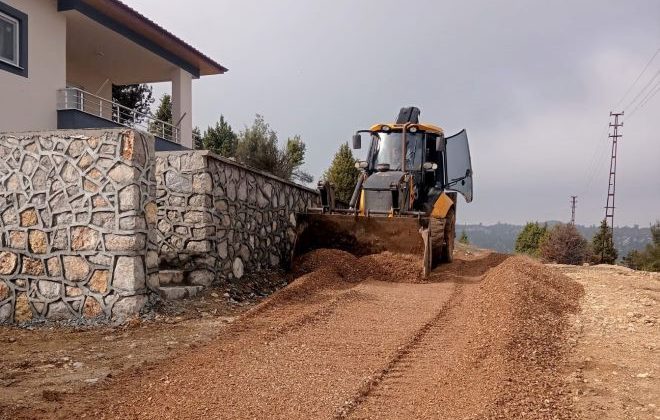 Toroslar’da yeni yol çalışmaları sürüyor
