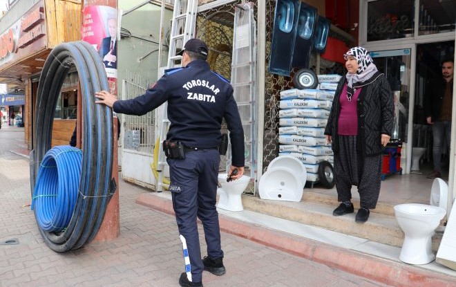Toroslar’da kaldırım işgaline karşı sıkı denetim