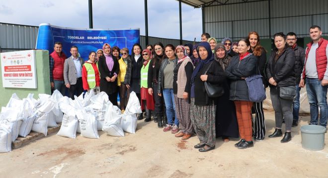 Toroslar’da üreten kadınlara kompost gübre dağıtıldı