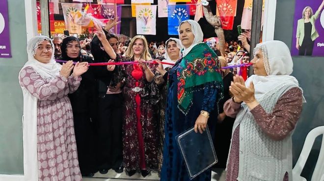 Yeşil Sol Parti, Mersin’de zafer havasında kadın seçim bürosu açtı
