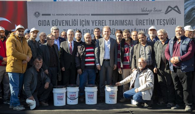 Büyükşehir Belediyesi, üreticilere Zeytin Fidanı ve Gübre desteği verdi