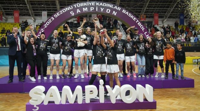 Tarsus Belediyesi Kadın Basketbol Takımı şampiyon oldu