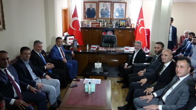 Bakan Nebati, MHP Mersin İl Başkanlığını ziyaret etti