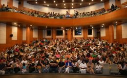 Yenişehir Belediyesi Mersinlileri sanatla buluşturuyor