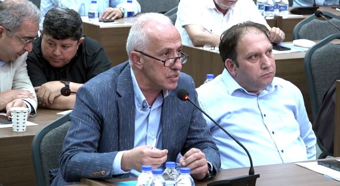 Akdeniz Belediye Başkanı Gültak;: Zafer Çarşısı esnafı ile hiçbir sorunumuz yok!