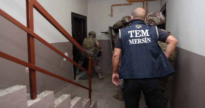 Mersin Polisinin DEAŞ operasyonunda 5 kişi gözaltına alındı