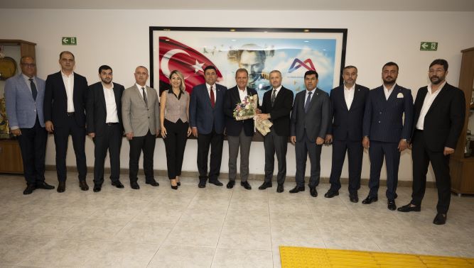 MTSO Başkanı Hakan Sefa Çakır, yönetimi ile birlikte Başkan Seçer’i ziyaret etti
