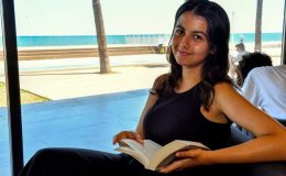 Mersinlilerin yeni gözdesi Akdeniz manzaralı adres okuma salonu