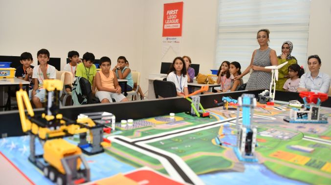 Yenişehir’in robotik kodlama eğitimleri aileleri de çocukları da mutlu etti