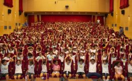 Mersin’de tiyatro seyretmeyen çocuk kalmasın!