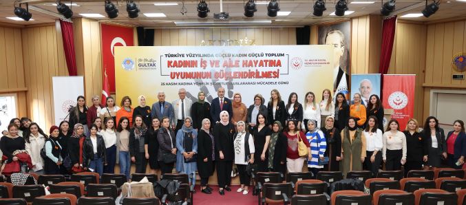 Akdeniz Belediyesi’nden “Türkiye yüzyılında güçlü kadın güçlü toplum” paneli