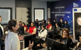Mersin AB Bilgi Merkezi gençleri siber zorbalığa karşı bilinçlendirdi