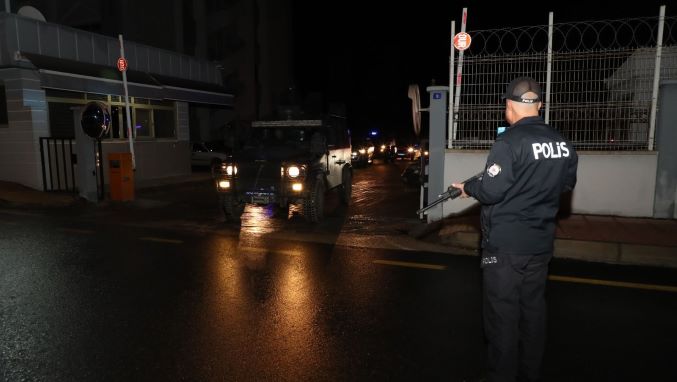 Mersin merkezli 6 ilde yasadışı bahisçilere operasyon: 17 gözaltı