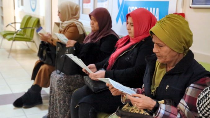 Akdeniz Belediyesi ücretsiz sağlık taramasıyla kadınlara ulaşıyor