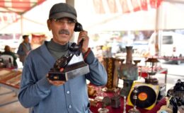 Antika tutkunlarını geçmişe yolculuk yaptıran bir pazar