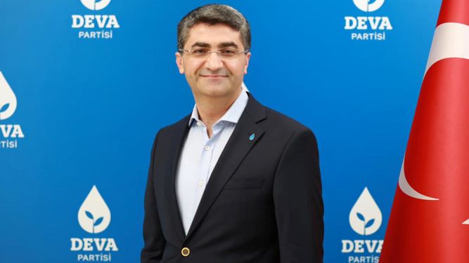 Ekmen, AK Parti’nin MHP ile ortaklığı Türkiye’yi büyük siyasi ve ekonomik krizlerin içine düşürmüştür