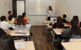 Toroslar Belediyesinden sınava hazırlanan öğrencilere etüt desteği