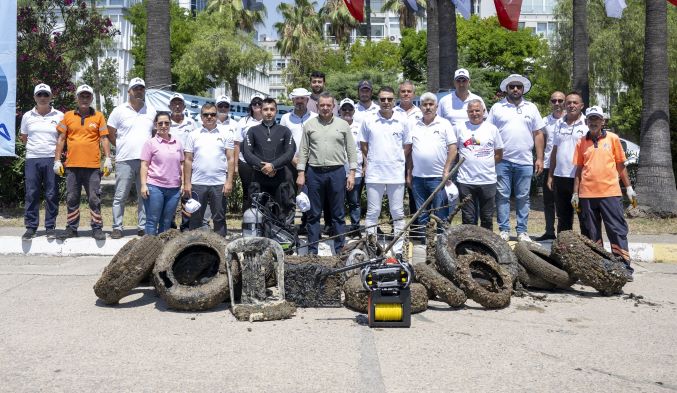 Denizden çıkan çöpler ‘yine’ şaşırtmadı