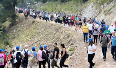 Yüzlerce vatandaş Yenişehir Belediyesinin doğa yürüyüşünde buluştu