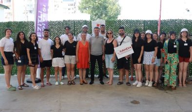 Başkan Tuncer depremde ailesini kaybeden öğrencilerle moral etkinliğinde buluştu