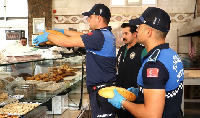 Toroslar zabıtasından fırınlara gramaj ve hijyen denetimi