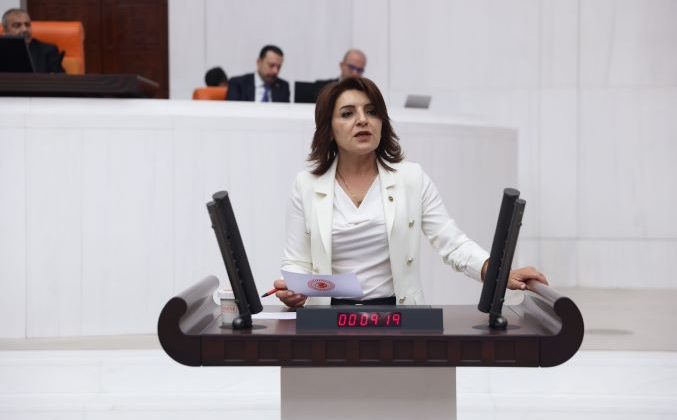 Mersin Milletvekili Gülcan Kış: Eğitim siyasetin arka bahçesi olamaz