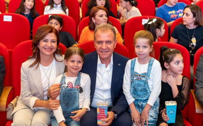 Başkan Seçer ve Meral Seçer ‘Mustafa’ Filminin Galasına Katıldı